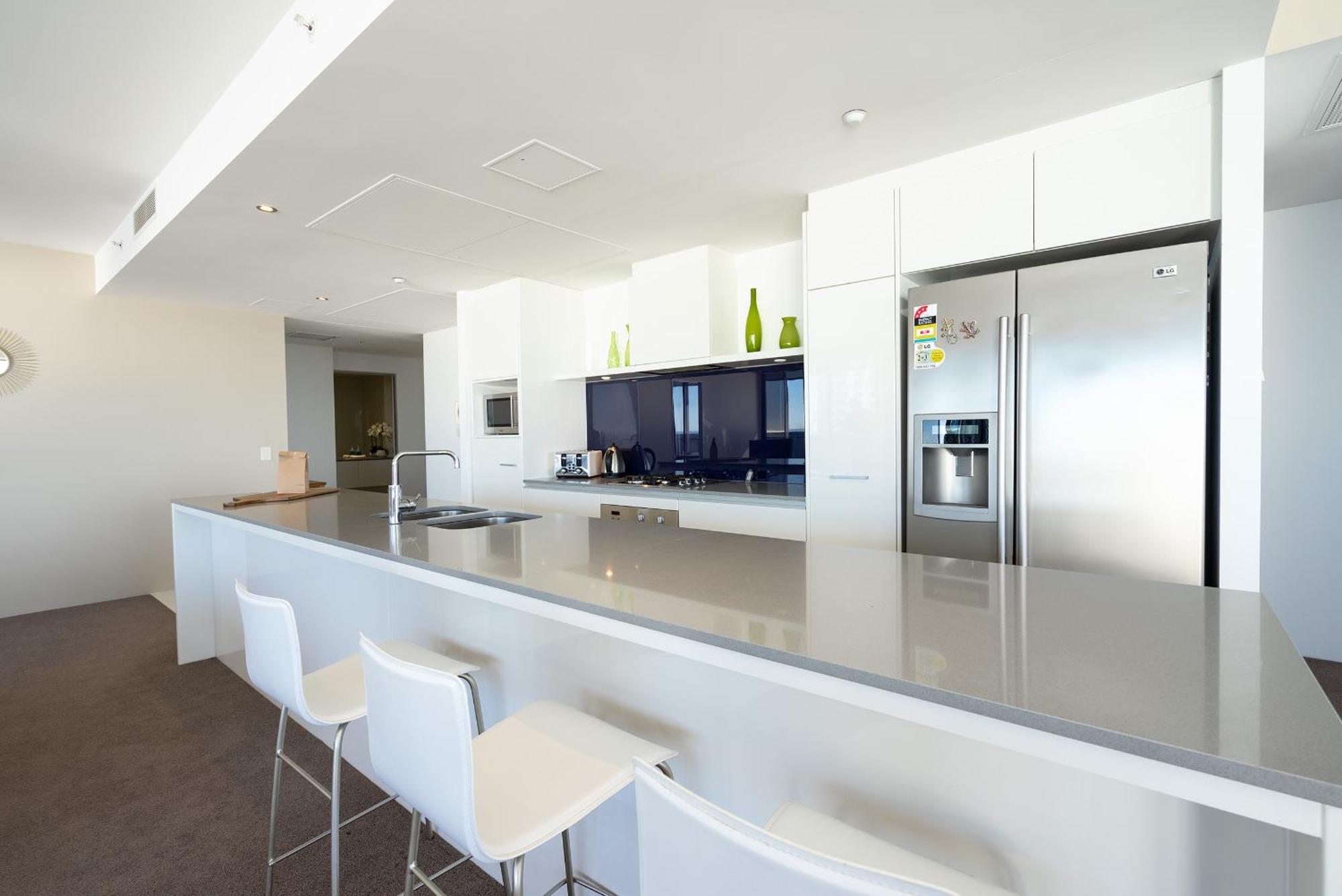 Apartment Skyline Serenity 3-bedroom