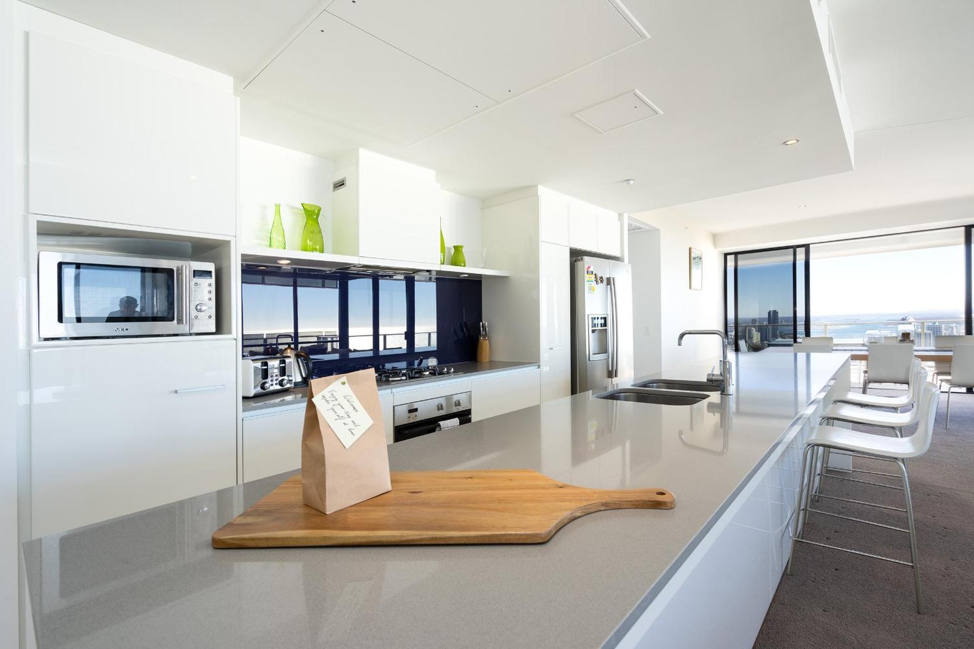 Apartment Skyline Serenity 3-bedroom